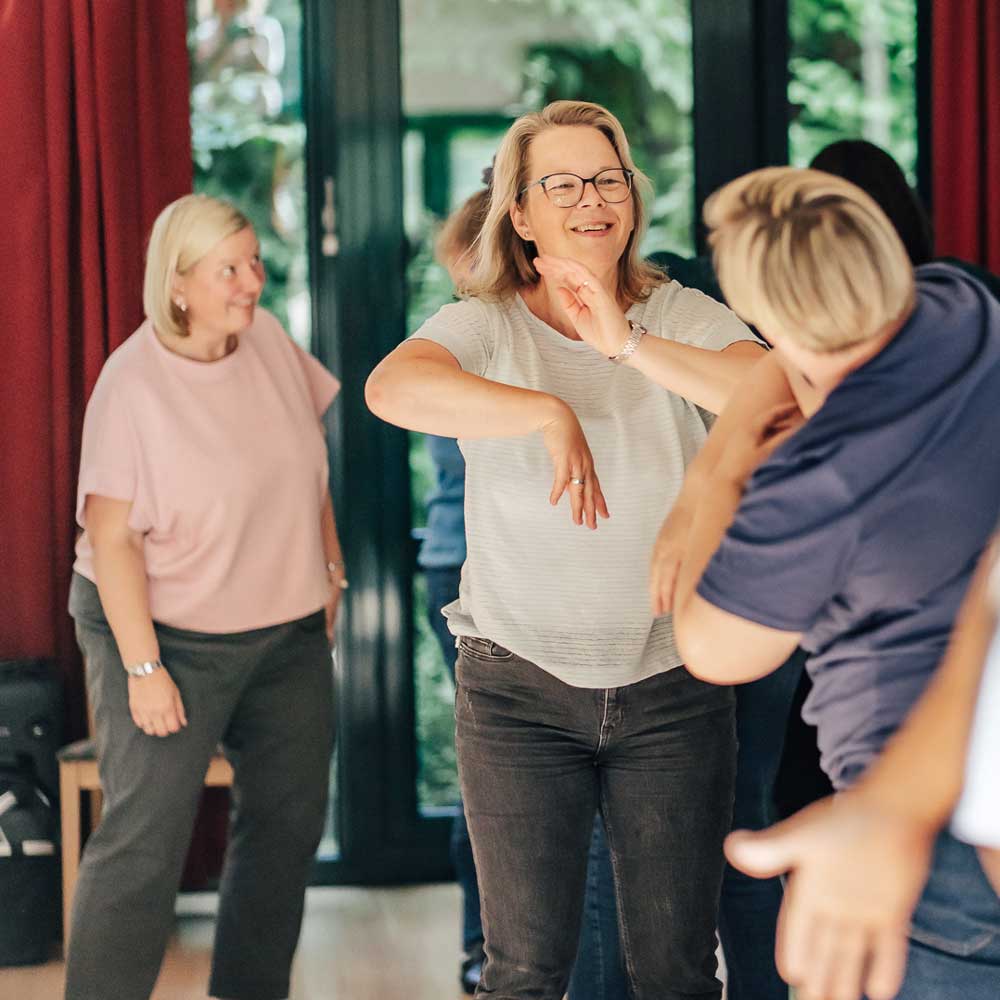 Übung im Chorworkshop Bühnenpräsenz